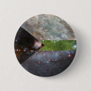 Den Demiromantic nebulaflagga klämmer fast Knapp