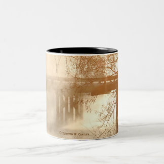 Den dimmiga morgonen överbryggar mugg II