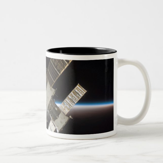 Den dockade Soyuz 13 Två-Tonad Mugg (Höger)