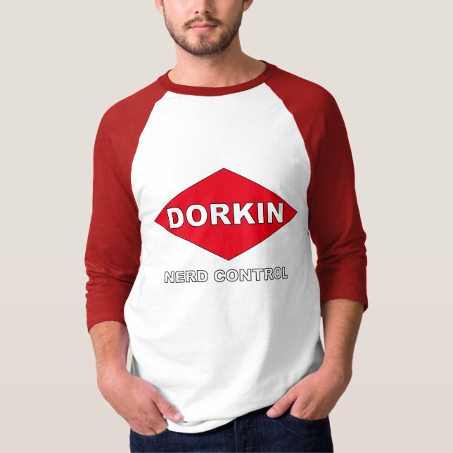 Den Dorkin nerden kontrollerar Tee Shirt (Framsida)