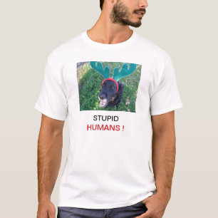 Den dumma människahunden som ha på sig raindeer, tee shirt