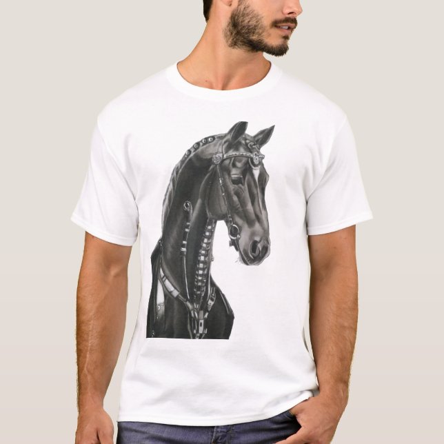 Den Dynamiska Svarta Hästen T Shirt (Framsida)