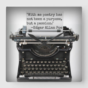 Den Edgar Allan Poe väggen tar tid på Fyrkantig Klocka