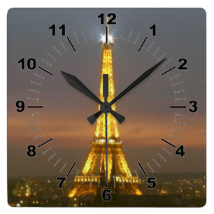 Den Eiffel tornväggen tar tid på Fyrkantig Klocka