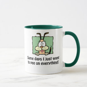 Den enfaldiga hunden kissar humor mugg