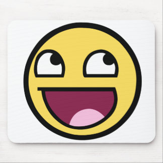 Den enorma ansiktemusen vadderar musmatta