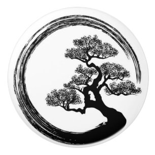 Den Enso zenen cirklar och Bonsaiträd Knopp