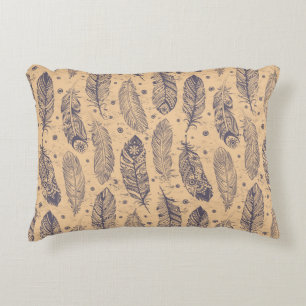 Den etniska fjädern skisserar mönster prydnadskudde