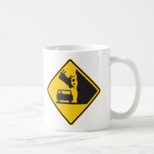 Den fallande zona huvudvägen för kon underteckna kaffemugg