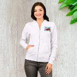 Den flygande superhjälten Tecknad Stil Red och Gul T Shirt<br><div class="desc">Håll dig varm och visa din inre superhjälte med den här kvinnans fullt-zip-hood. Med en fet tecknad-stil-design av en flygande hjälte över en stadskylin, är den här hoodie perfekt för avslappnader, kyliga förmiddagar eller att lägga sig i stil. Med en bekväm passande och öga-fångstgrafik är det ett underbart val för...</div>