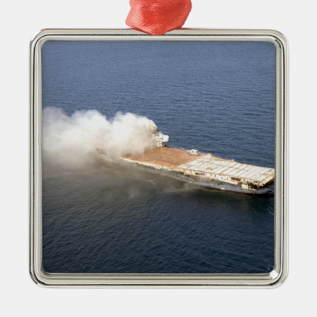 Den före detta Oriskany, en utrangerad flygplansbi Julgransprydnad Metall (Framsidan)