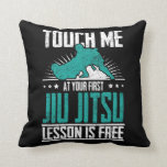 Den första Jiu Jitsu kursen är den fria Kudde<br><div class="desc">Jiu Jitsu Tshirt,  tåg i Jiu Jitsu eller tittar för att inhandla den perfekta gåvan för någon som utbildar i kampsporten Ju Jitsu? Denna brasilianska Jiu Jitsu & Muttahida Majlis-E-Amal planlägger kunde vara exakt vad du behöver.</div>