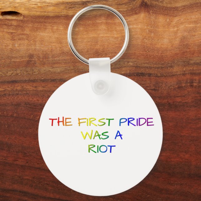 Den Första Pride var ett Upplopp – HBTQ-design Nyckelring (Framsida)