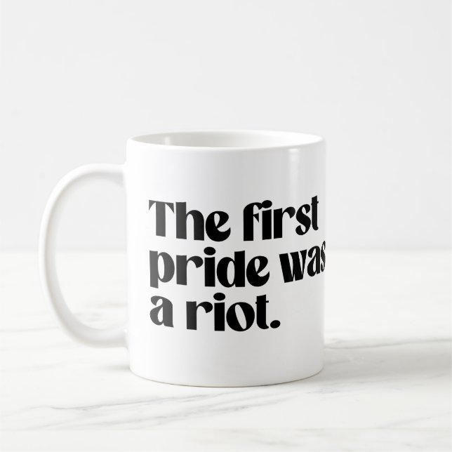 Den första pridefesten var ett upplopp kaffemugg (Vänster)