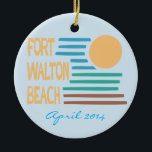 Den Fort Walton Beach anpassningsbar daterar Julgransprydnad Keramik<br><div class="desc">Fort Walton Beach Florida,  med en modern geometrisk sol på stranddesignen i färgerna av solen,  himmel,  havet och sanden som firar denna ursnygga Florida strand. Ändra texten med datera för att matcha dina minnen eller ta den bort,  om du inte behöver den.</div>