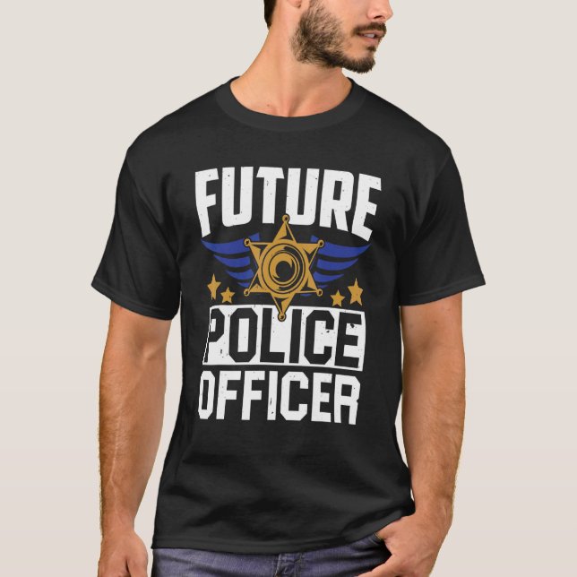 Den framtida polismannen Uniform Hat Pun T Shirt (Framsida)