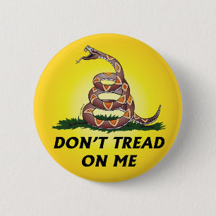 Den GADSDEN FLAGGA GÅR INTE PÅ MIG Teapartyormen Knapp