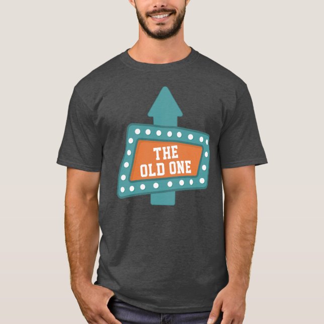 Den Gamla Roliga Milstolpsfödelsedagen T Shirt (Framsida)