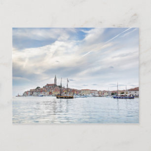 Den gamla staden Istrien Rovinj eller Rovigno i Kr Vykort
