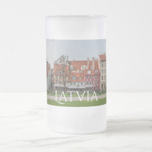 Den gamla staden Riga på hösten Frostat Ölglas