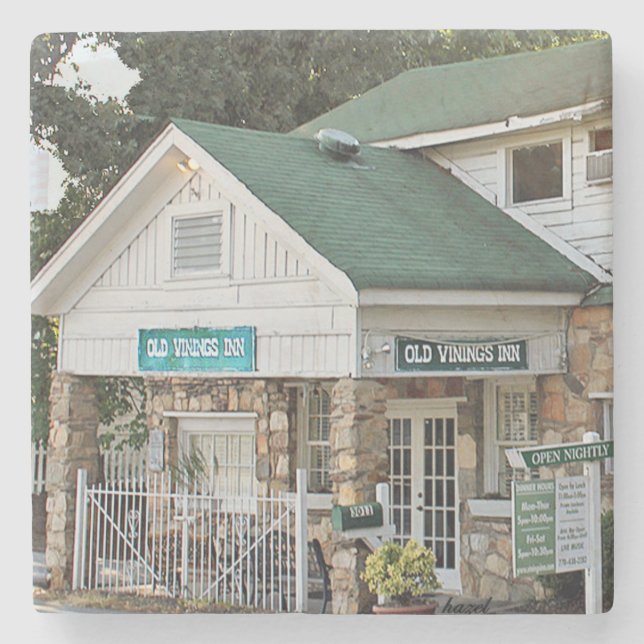 Den gammala Vinings gästgivargården, Vinings, Stenunderlägg (Framsidan)