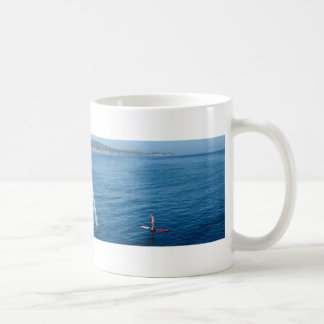 Den Goleta flickan paddlar logimuggen Kaffemugg