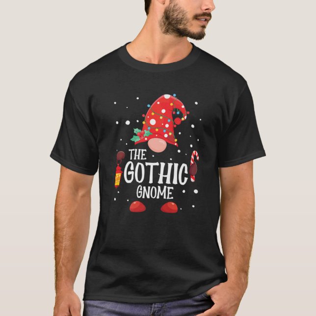 Den gotiska Gnome-matchningen för familjens jultom T Shirt (Framsida)