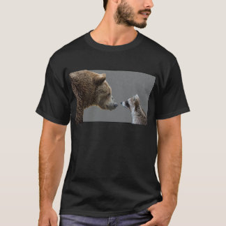 Den Grizzle björnen möter raccoonen Tee