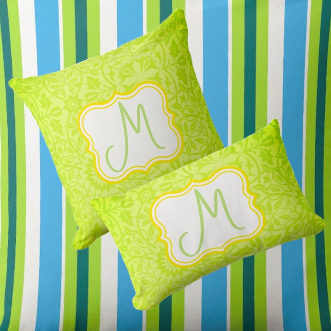 Den gröna Blommigten i Monogram Lime utomhus Kudde (Lemonade or limeade? Which do you prefer? This lemony lime monogramed pillow adds some zest!)