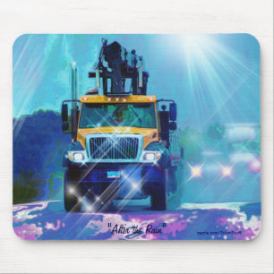 Den gula bråtelastbilen regnar in konst Mousepad Musmatta