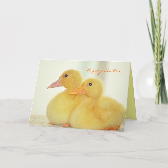 Den gulliga babyen duckar det beställnings- helgkort (Framsida)