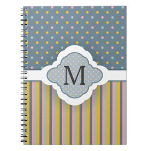 Den gulliga beställnings- Monogrampolkaen pricker Anteckningsbok Med Spiral