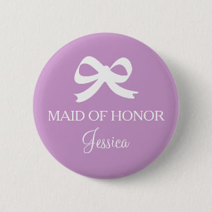 Den gulliga pilbågemaid of honor knäppas för knapp