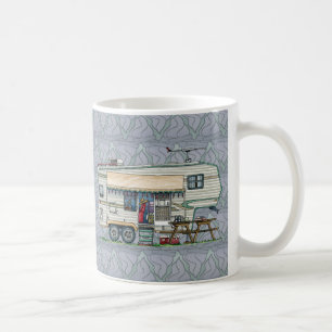 Den gulliga RV-vintagefifthen rullar camparen Kaffemugg