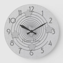 Den gulliga stilstjärnan tillfogar den kända stor klocka