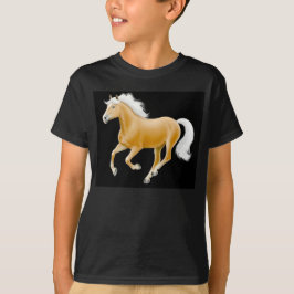 Den Haflinger Palominoponnyn lurar den mörka Tee