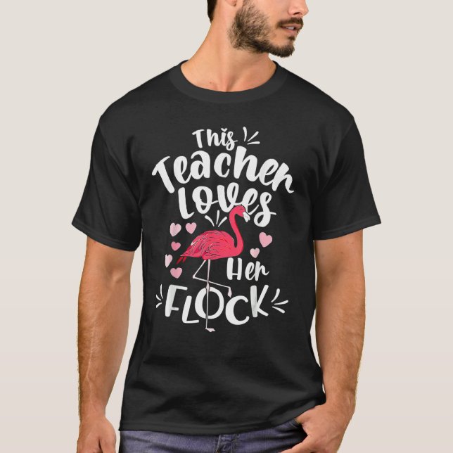 Den här assistenten Kärlek hennes Flamingo T Shirt (Framsida)