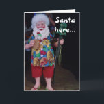 DEN HÄR BEACH SANTA HOPPAS CHRISTMAS ÄR JÄMLIGEN HELGKORT<br><div class="desc">Han ser inte ut som om han är på Nordpolen,  men han ser JOLLY med sin DRINK och hans BEACH ATTIRE :)</div>