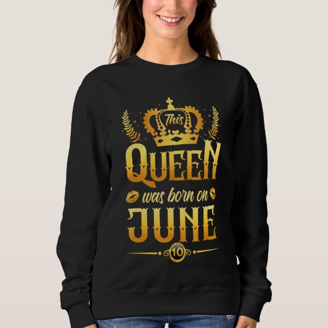 Den här drottningen föddes den 10 juni för henne t shirt (Framsida)