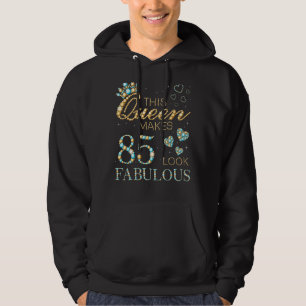 Den här drottningen gör 85 gånger så vacker som 85 hoodie