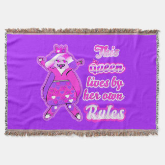 Den här drottningen lever av sin egen regler filt