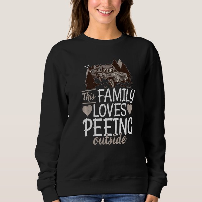 Den här familjens Kärlek Peeing-program utanför re T Shirt (Framsida)