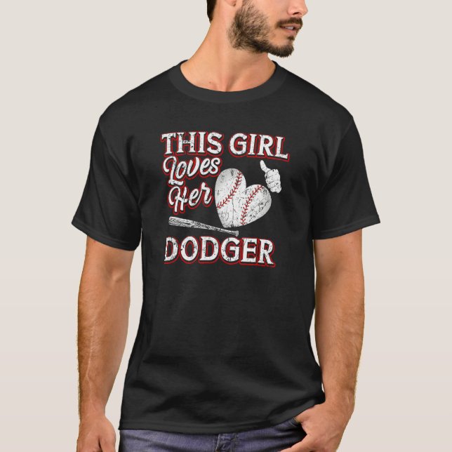Den här flickan älskar hans Dodger-handsktar Pitch T Shirt (Framsida)