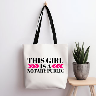 Den här flickan är en notarius publicus. tygkasse