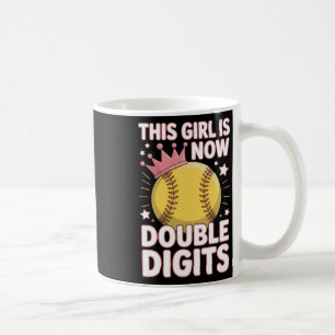 Den här flickan är nu 10 dubbla siffror i Fastpitc Kaffemugg