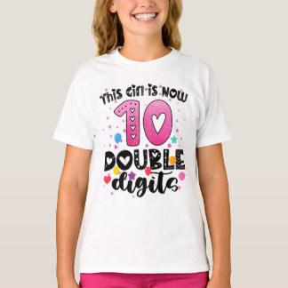 Den här flickan är nu 10 Dubblors födelsedagsgåvor T Shirt