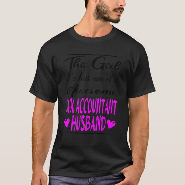 Den här flickan har en skatterådgivare i Fantastis T Shirt (Framsida)