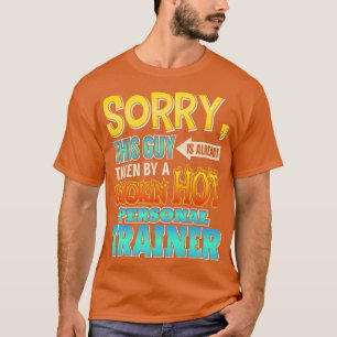 Den här killen tas av en Hett Personlig tränare T Shirt