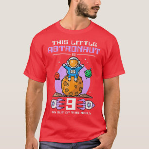 Den här lilla astronauten är 9 år gammal och av t shirt