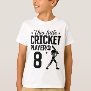 Den här lilla cricket-spelaren är 8 år gammal - 8- t shirt